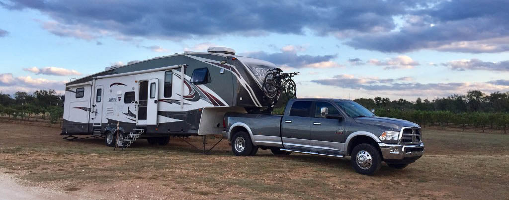 Living & Traveling Full-Time in a Fifth Wheel